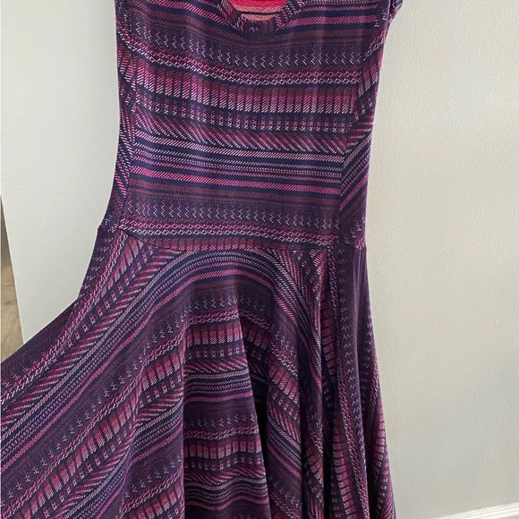 BCBG MaxAzria asymmetrical dress with open back size XXS - Picture 3 of 5